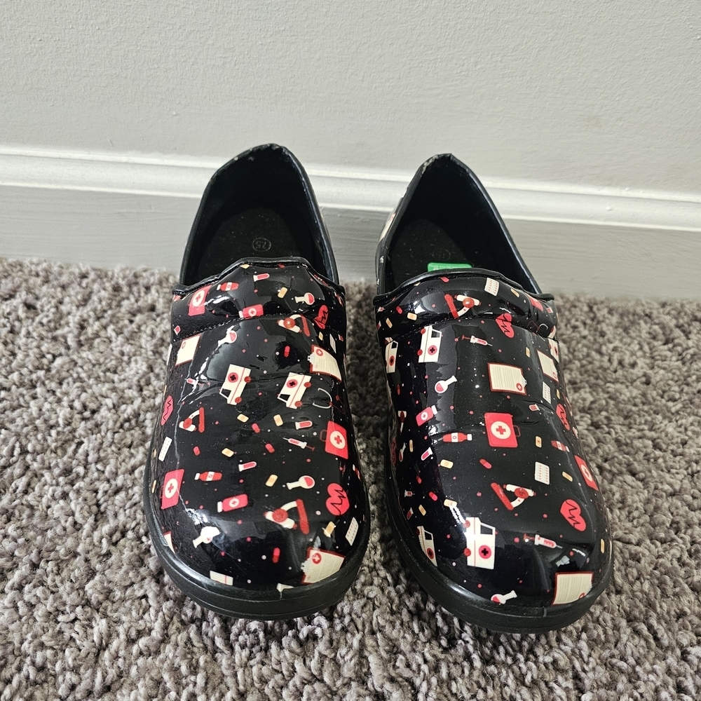 Comfort Trendz  Black Flats Size 7.5 Nice For Nurses